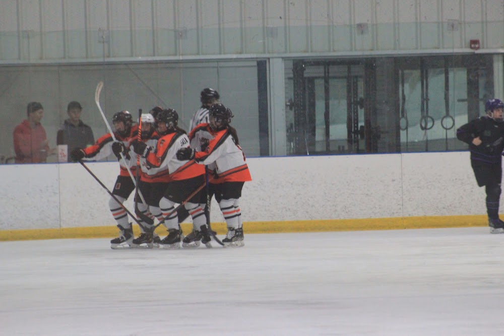 Goal celly huddle. This is what 3-1 looks like.